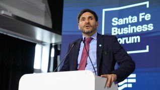 ámbito.com | maximiliano pullaro santa fe business forum 2025