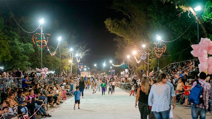 Carnival holidays, with a deep cultural roots, gather families and friends on a holiday that combined tradition and fun, 