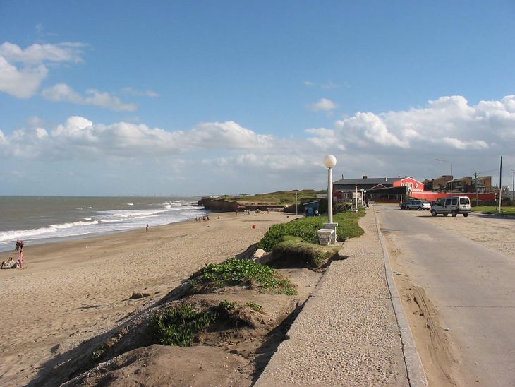 El entorno natural de Mar de Cobo refleja una forma distinta de turismo en Buenos Aires.