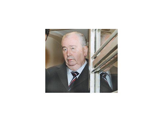Julio Grondona está preocupado. Las cosas no están saliendo como esperaba y, aunque dice que «va todo bien», sabe que no es así.