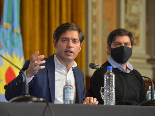 Matices. Axel Kicillof, junto a Carlos Bianco y Federico Thea, anunció ayer que no toda la provincia está en condiciones de ingresar en una nueva fase más moderada del aislamiento.