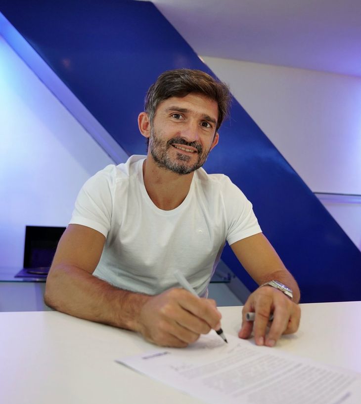 Emiliano Papa will be one of Sebastián Domínguez's field assistants in his first experience as a coach, in Tigre. Emiliano Papa will be one of Sebastián Domínguez's field assistants in his first experience as a coach, in Tigre.
