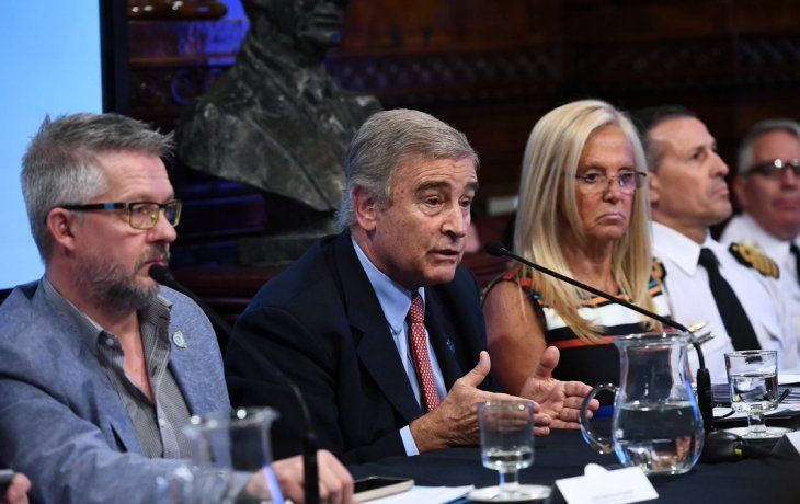 aguad apunto en el congreso a la reparacion de media vida por el hundimiento del ara san juan