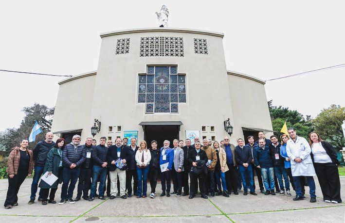 La Iglesia lo hizo: reunió a Kicillof, referentes sociales y sindicales. La Iglesia lo hizo: reunió a Kicillof, referentes sociales y sindicales.
