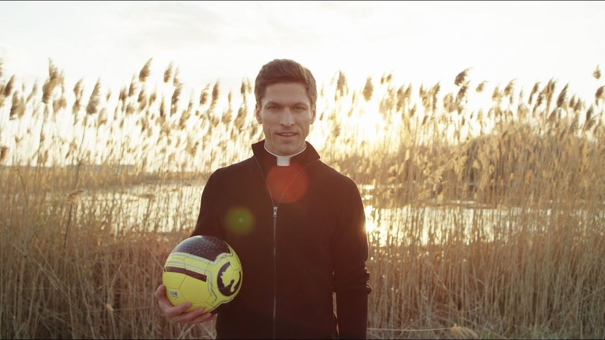 From being a promise in the United States youth team to retiring to be a priest: what is the story of Chase Hilgenbrinck?