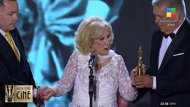 Mirtha Legrand fue distinguida en los Martín Fierro de cine.