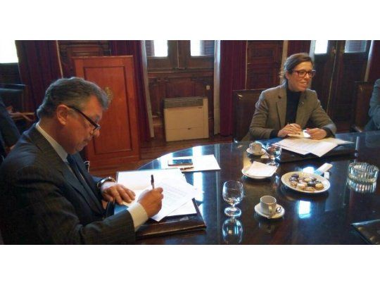 Alberto Dalla Vía y Laura Alonso firmaron acuerdo por control de fondos en campañas electorales