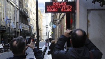 El dólar se dispara este lunes en la city según el promedio de Ámbito.