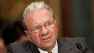 Su ambición lo llevó a ser una de las personas más millonarias del mundo. Su ambición lo llevó a ser una de las personas más millonarias del mundo.