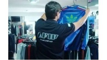 Se constató en la provincia de Mendoza el ingreso al país de 90.000 prendas en tránsito, todas ellas con la particularidad de ser mercaderías falsificadas de la marca Adidas.