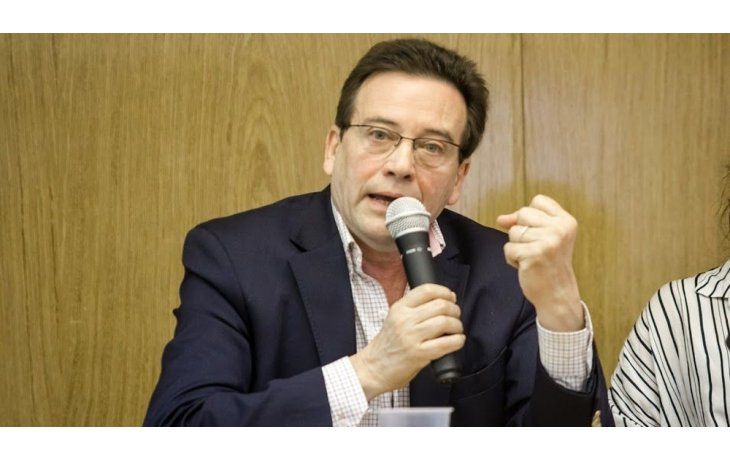 ámbito.com | El candidato a diputado nacional por el FIT apuntó contra los gobernadores y criticó el acercamiento de Cristina hacia peronismo. En ese contexto, el referente de la izquierda consideró vital la existencia de un bloque político que se presente para defen