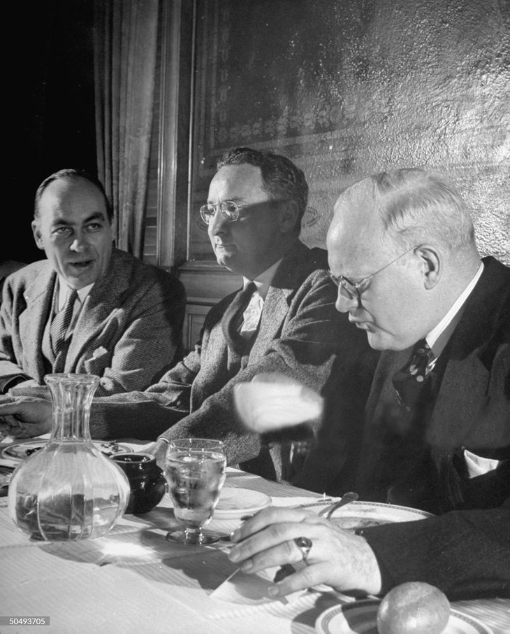 El fracaso en los pronósticos de la elección de 1948 llevó a las tres grandes encuestadoras norteamericanas a comenzar a trabajar mancomunadamente.  Desde entonces el “espíritu de manada”, corre por el filo de la colución en el mundo de las encuestas políticas.