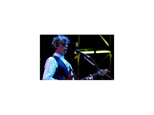 El músico fue intervenido por diverticulos.