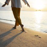 Los hábitos simples que benefician tu cuerpo durante el verano. Los hábitos simples que benefician tu cuerpo durante el verano.