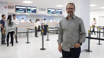 valenzuela: el aeropuerto de el palomar tiene que seguir