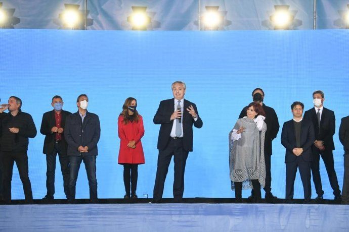Están en juego dos modelos de país: la arenga final de Alberto Fernández y Cristina Kirchner en el cierre de campaña del FdT.