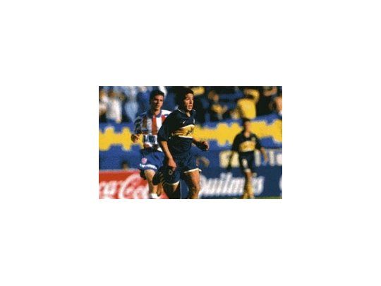 Riquelme dando sus primeros pasos en primera frente a Unión hace 15 años.