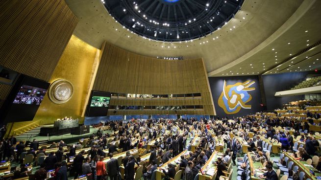 Conseguir una foto a solas con Donald Trump, o mejor aún alguna palabra de apoyo por el tema Malvinas, es el objetivo no verbalizado de Javier Milei. Pero hay cosas más importantes que se “cocinan” en la Asamblea General de las Naciones Unidas de este año. &nbsp;