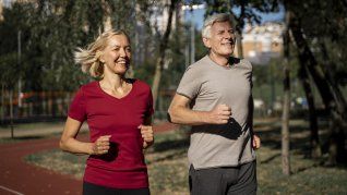 Entrenamientos y hábitos para envejecer saludablemente.