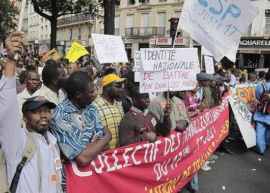 Manifestaciones en Francia contra las expulsiones de gitanos (foto 1)