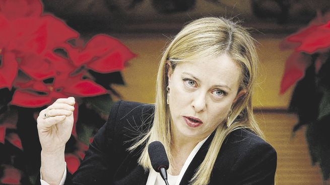 AUDACIA. Giorgia Meloni, primera ministra de Italia. Su decisión de gravar más a los bancos la ayudará a reducir el elevado déficit fiscal del país.