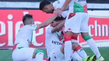 Vélez ganó en Paraná y se anima a soñar en grande.