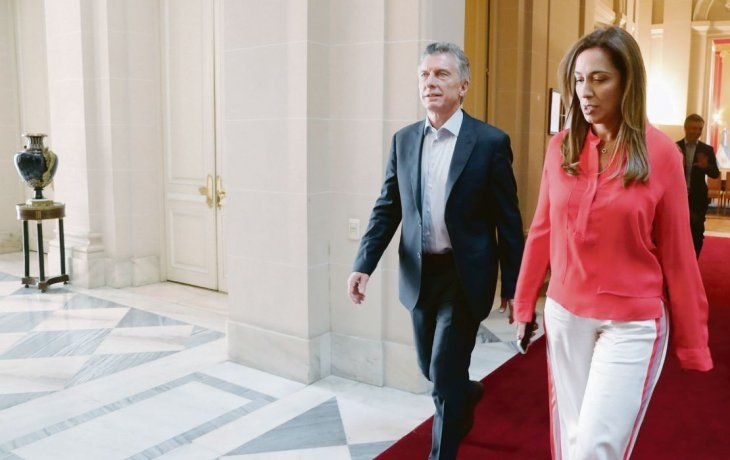 CAMPAÑA. Mauricio Macri llegó ayer a La Plata para participar de la reunión de Gabinete ampliado y reconoció que la provincia no recibió la ayuda financiera suficiente, pese a la modificación del Fondo del Conurbano.