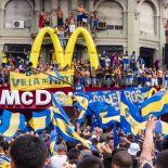 El ya mítico festejo xeneize en el Obelisco de la Ciudad. El ya mítico festejo xeneize en el Obelisco de la Ciudad.