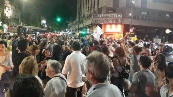 se registraron cacerolazos en la ciudad contra los aumentos de tarifas