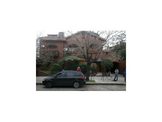 Voraz incendio destruyó parte de la casa del padre de Diego Maradona