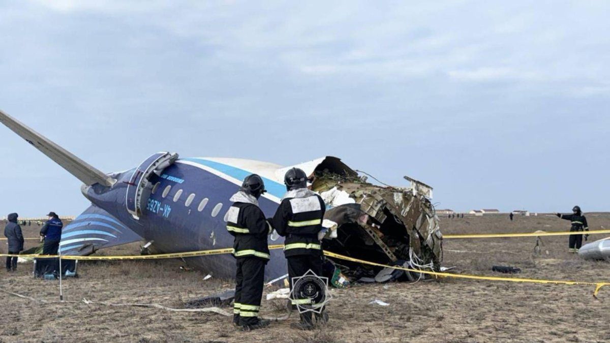 Plane crashed in Kazakhstan: they denounce that Russia denied landing permission for the flight and blocked the GPS when it was flying over the Caspian Sea