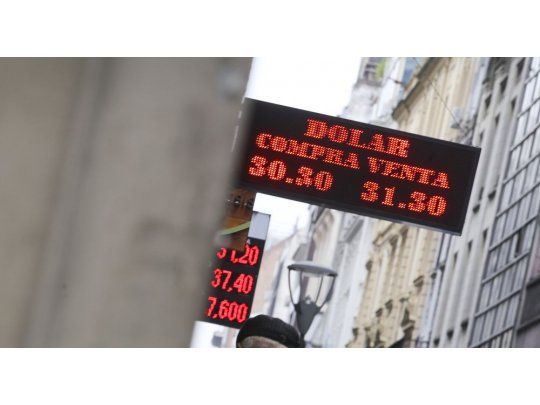 Presionado por Brasil y factores locales, el dólar sigue imparable: saltó 50 centavos al récord de $ 31,49