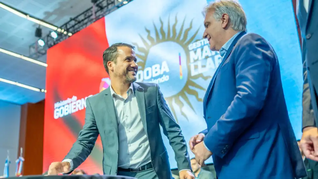 Martín Llaryora sumó a su gabinete al intendente de Alta Gracia, Marcos Torres, y lo sentó en el estratégico Ministerio de Desarrollo Social. Martín Llaryora sumó a su gabinete al intendente de Alta Gracia, Marcos Torres, y lo sentó en el estratégico Ministerio de Desarrollo Social.