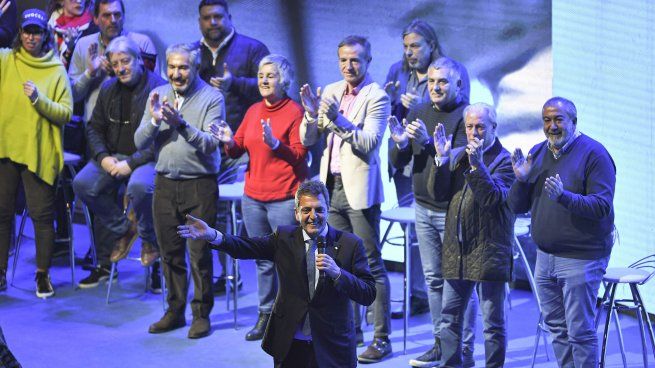 La dirigencia sindical respaldó la candidatura presidencial de Sergio Massa.