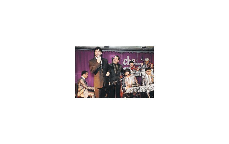 Rodrigo Flores y Ariel Ardit en la inauguración de «Che... Flores».