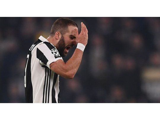 Higuaín descargó su ira contra los que le desean lo peor