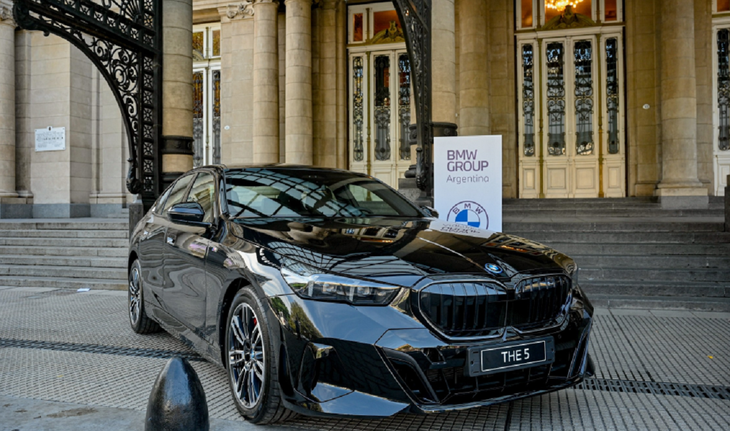 The new BMW 5 Series up in 550e xDrive version The new BMW 5 Series up in 550e xDrive version