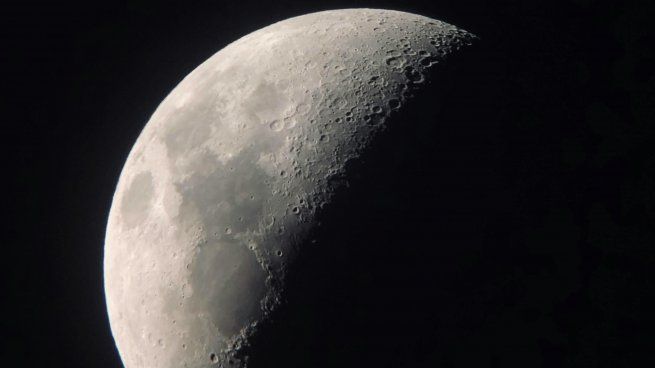 Recogen muestras de la parte oculta de la luna en una misión espacial china. 