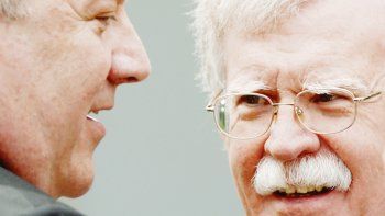 ¿quién manda?.El secretario de Estado norteamericano, Mike Pompeo, y el hasta el martes asesor de Seguridad Nacional John Bolton. Ni ellos ni Donald Trump logran darle un rumbo político claro a Estados Unidos.