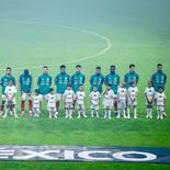 Esta fue la formación de México en el último amistoso ante Serbia. Con relación a ese juego Javier Aguirre haría una sola variante: Israel Reyes, en el lugar de su colega de PAOK de Grecia, Jorge Sánchez. Sin embargo la sorpresa podría ser Memo Ochoa en el arco. Esta fue la formación de México en el último amistoso ante Serbia. Con relación a ese juego Javier Aguirre haría una sola variante: Israel Reyes, en el lugar de su colega de PAOK de Grecia, Jorge Sánchez. Sin embargo la sorpresa podría ser Memo Ochoa en el arco.
