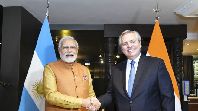 alberto fernandez g7 alemania con presidente de la india.jpg