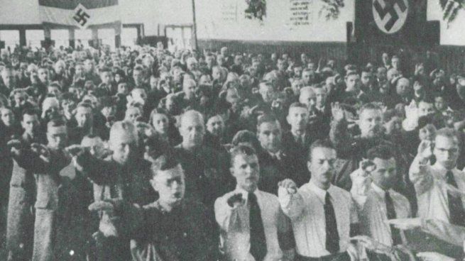 El acceso a los archivos históricos alemanes cambió con la tecnología. Durante años, comprobar si un familiar perteneció al NSDAP exigía trámites ante el Archivo Federal que podían tardar meses y ofrecer información limitada.