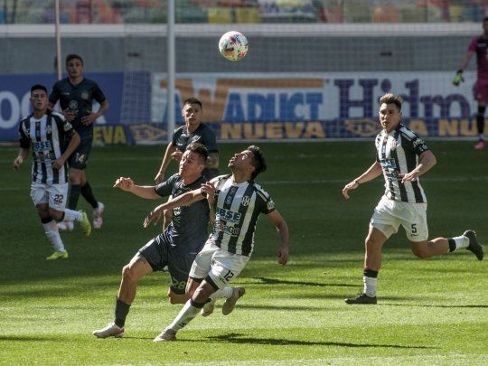Central Córdoba logró su primer triunfo.