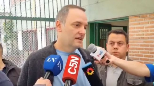 Manuel Adorni recorre Nueva York junto a su esposa y la comitiva de Javier Milei.