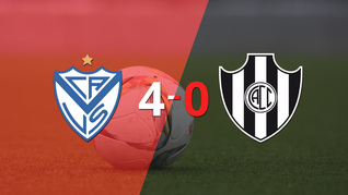 central cordoba (se) fue superado facilmente y cayo 4-0 contra velez