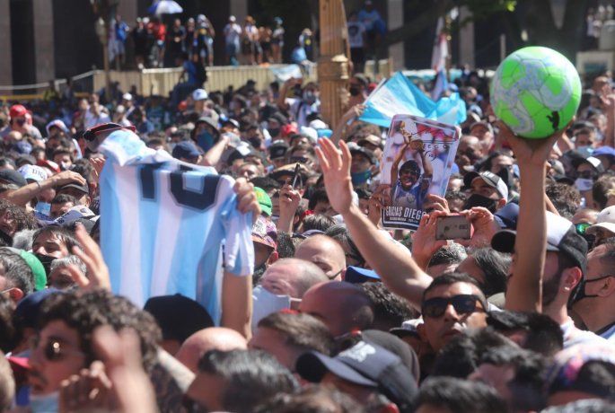 Maradona Gente Movida.jpeg