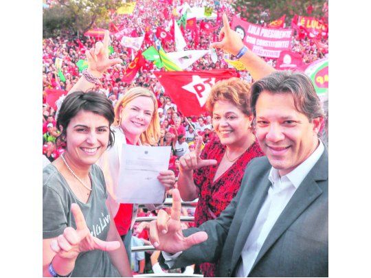 Lula formalizó su candidatura pero ya prepara transfusión de carisma para su delfín Haddad