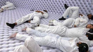 Denunciaron a Gran Hermano por torturas. Denunciaron a Gran Hermano por torturas.