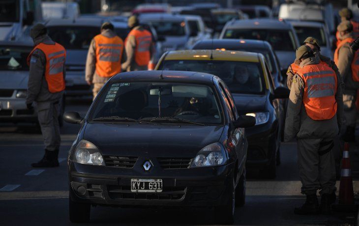 ámbito.com | CONTROLES TRÁNSITO CUARENTENA.jpg