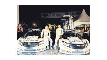 Canapino y Ledesma fueron parte de la presentación de los nuevos Chevrolet Cruze que conducirán desde esta fecha.